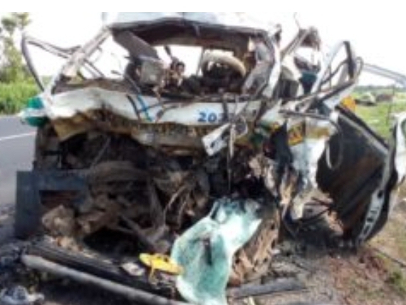 Many Feared Killed As Varsity Shuttle Collides With Truck -
