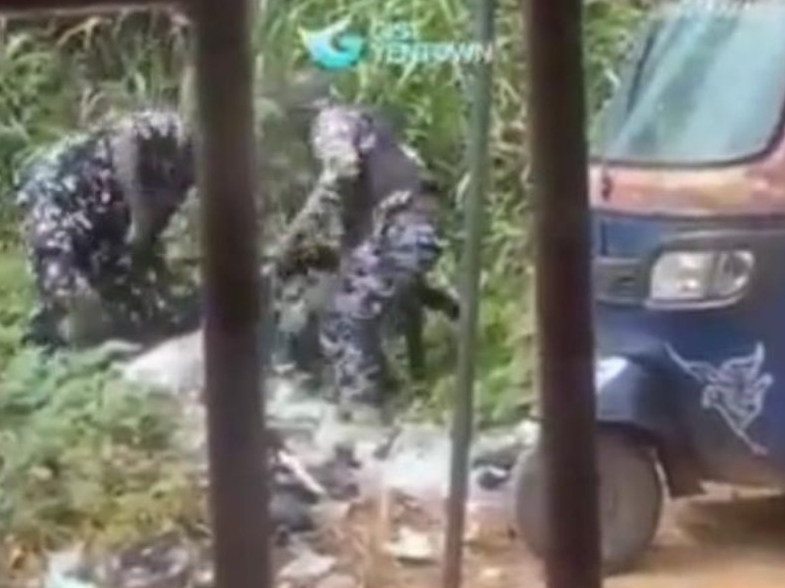 Police Officers Caught Assaulting Keke Operator With Rifles