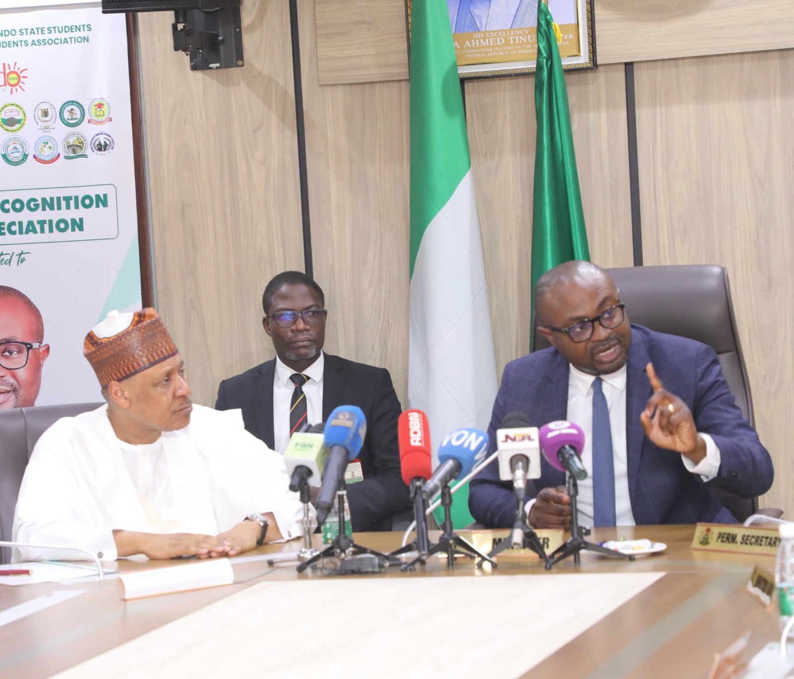 Interior Ministry, Information Ministry Strengthen Collaboration on Government Reforms